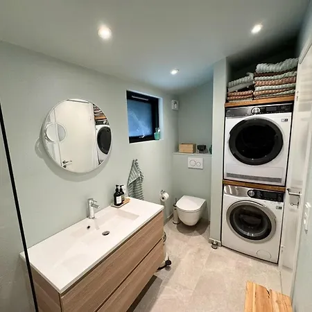 Σπίτι διακοπών Renovated Wooden House At