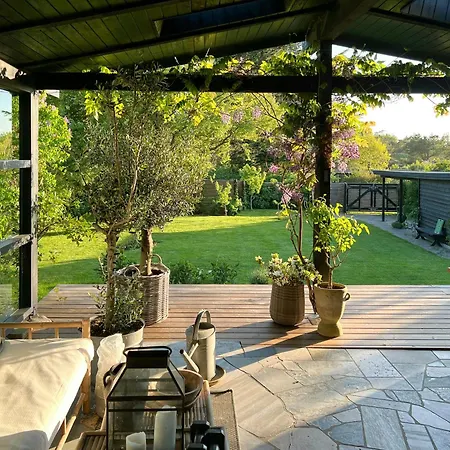 Σπίτι διακοπών Renovated Wooden House At *